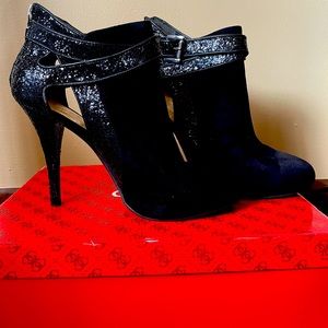Guess Black Multi Suede Size 10